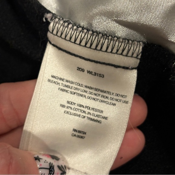 Columbia Women's Black and Red Ski Jacket - Picture 7 of 11